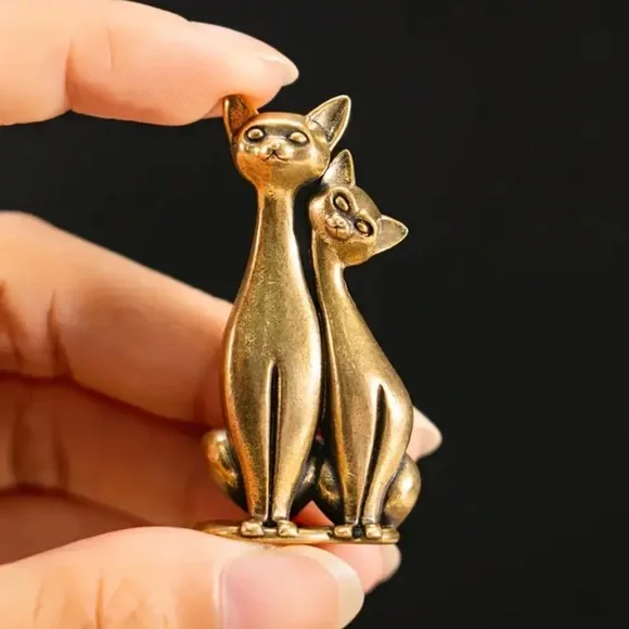 Cats - Picture 4 of 5